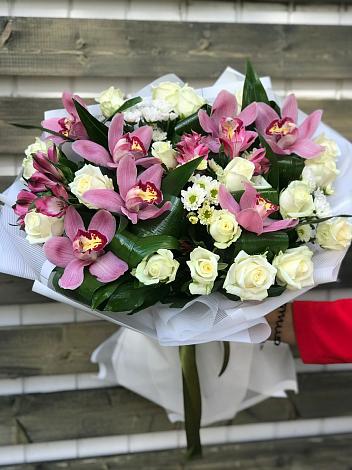 Букет цветов из: Розы и Хризантемы в Константиновском