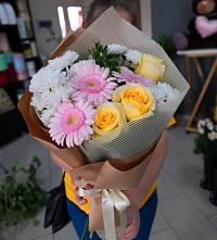 Букет цветов из:  Герберы, Розы и Хризантемы в Константиновском