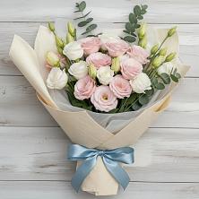 Букет цветов из:  Лизиантусы в Константиновском