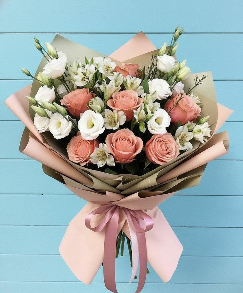 Букет цветов из: Розы, Альстромерии и Лизиантусы в Константиновском