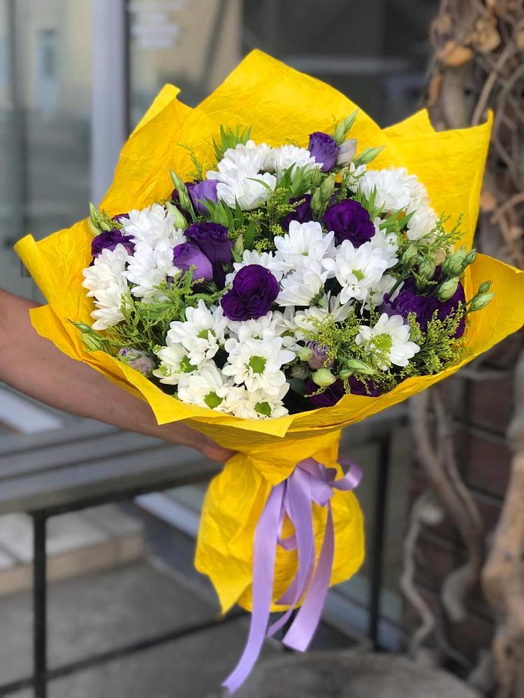 Букет цветов из: Ирисы, Хризантемы и Ромашки в Константиновском