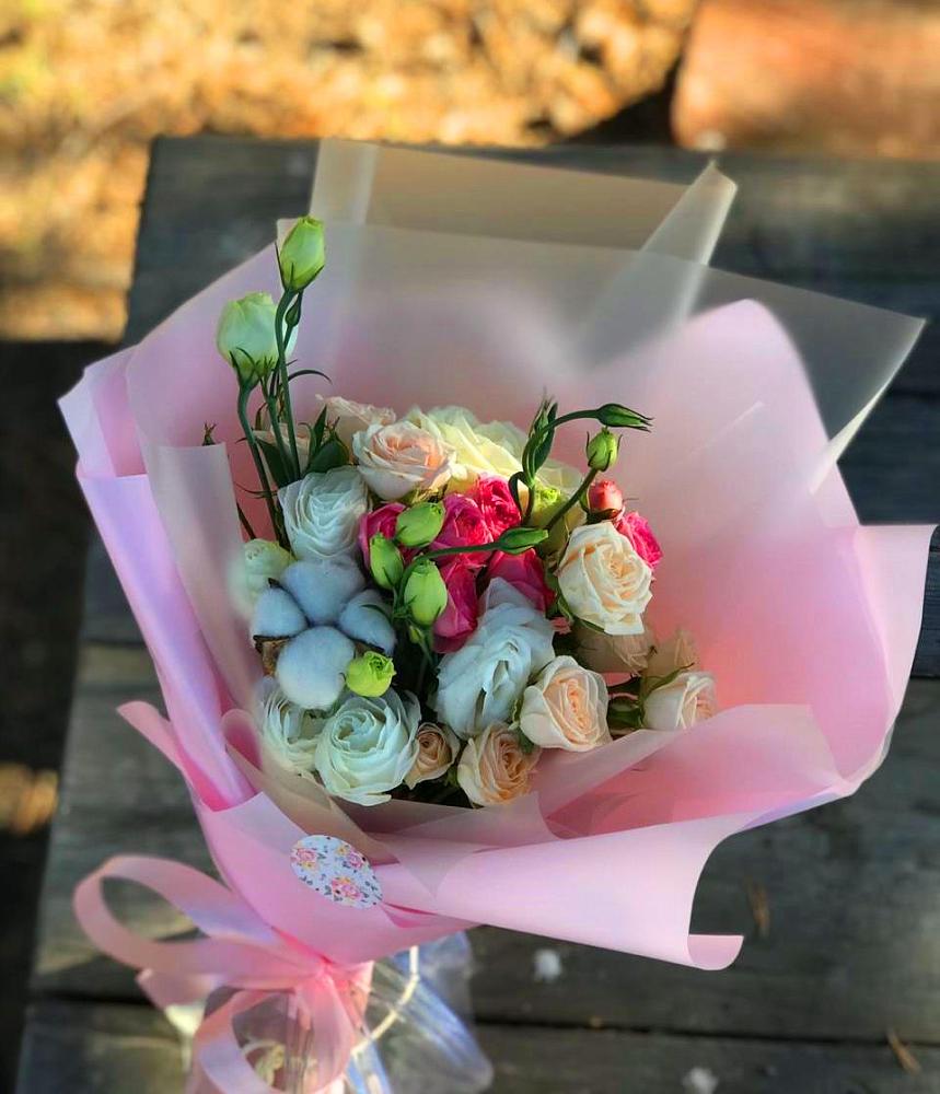 Букет цветов из: Розы и Лизиантусы в Константиновском