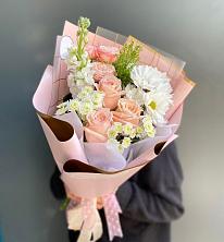 Букет цветов из:  Хризантемы и Розы в Константиновском