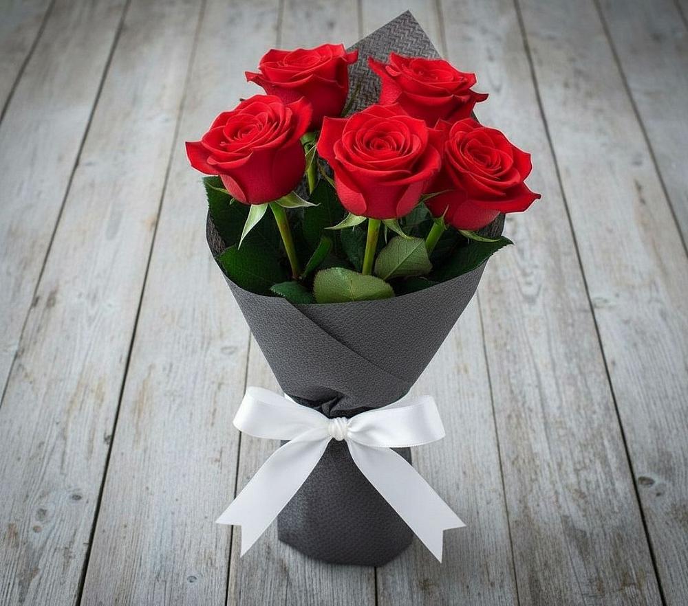 Букет 5 Красных роз Эдлесс Лав в Константиновском