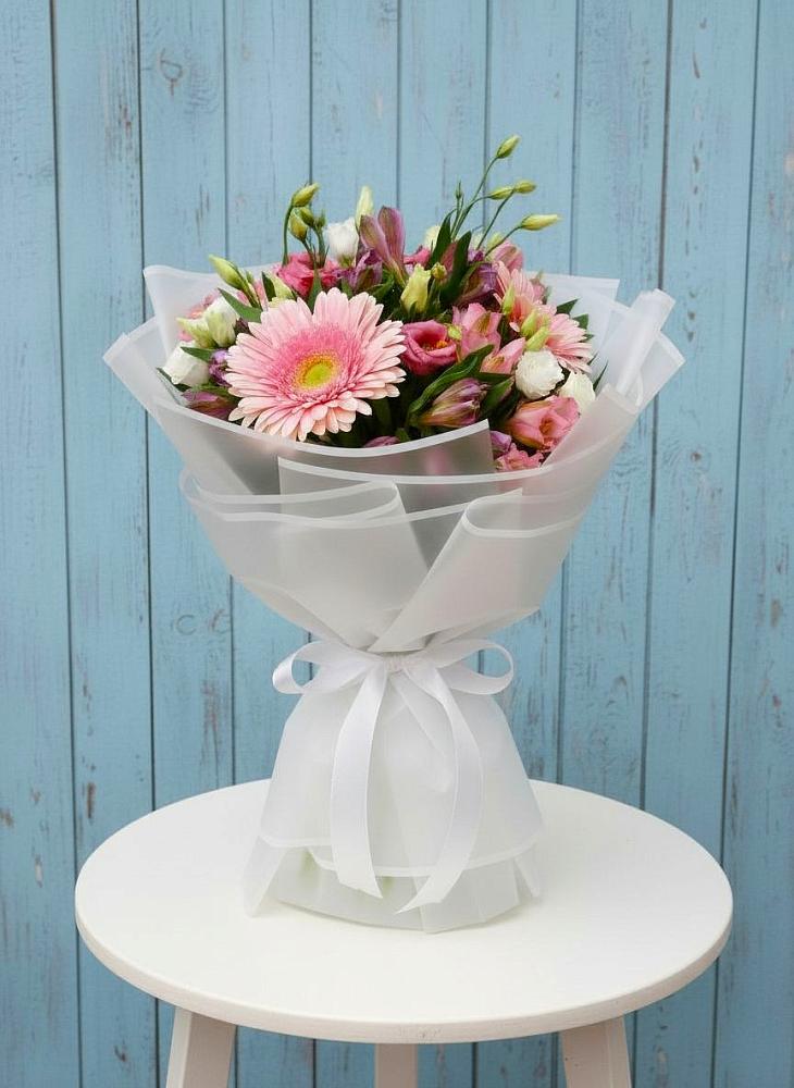 Букет цветов из: Герберы, Альстромерии и Лизиантусы в Константиновском