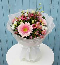 Букет цветов из:  Герберы, Альстромерии и Лизиантусы #REPLACE_PRED# Константиновском
