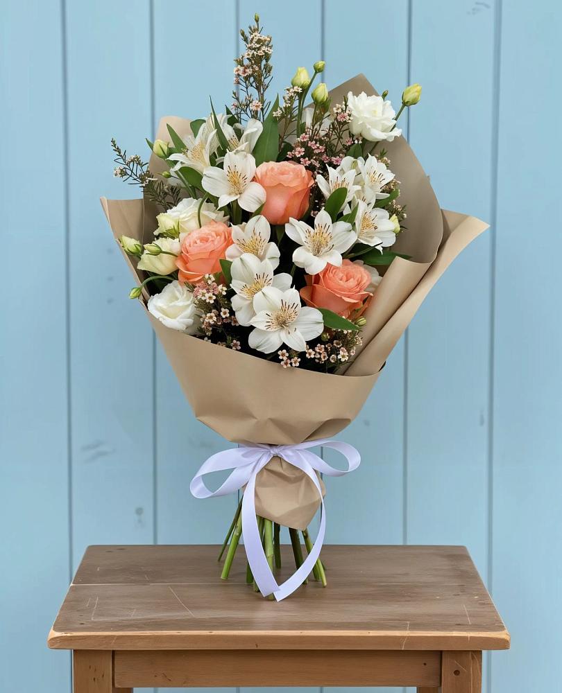 Букет цветов из: Альстромерии, Лизиантусы, Розы и Хризантемы в Константиновском